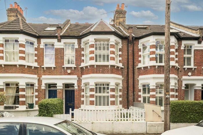 3 Bedroom Property To Rent In Whellock Road, London, W4