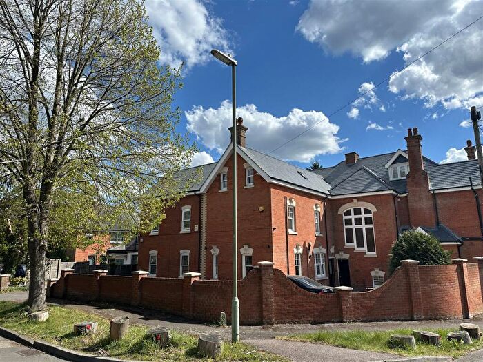 2 Bedroom Flat To Rent In Manor Road, Aldershot, GU11