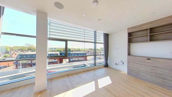 Studio To Rent In Station Road, Addlestone, KT15