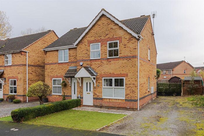 3 Bedroom Semi Detached House For Sale In Tulip Road, Scunthorpe, DN15