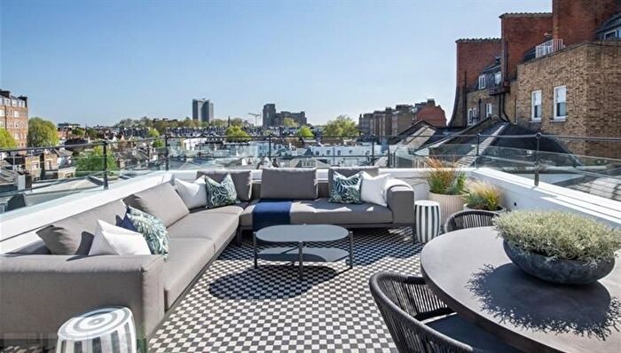 2 Bedroom Flat To Rent In Prince Of Wales Terrace, London, W8