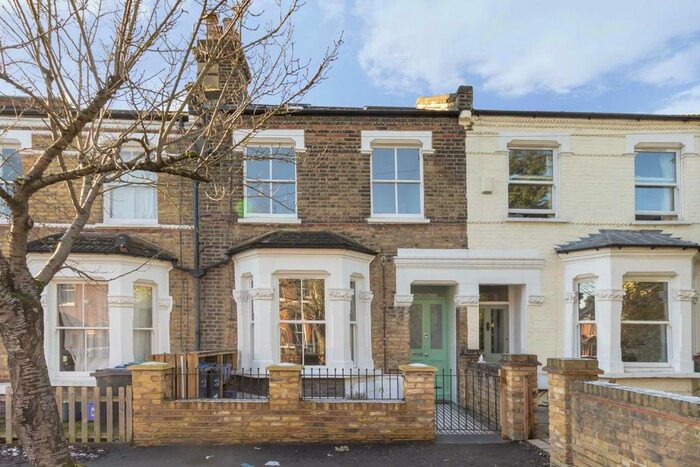 2 Bedroom Flat To Rent In Trevor Road, London, SW19