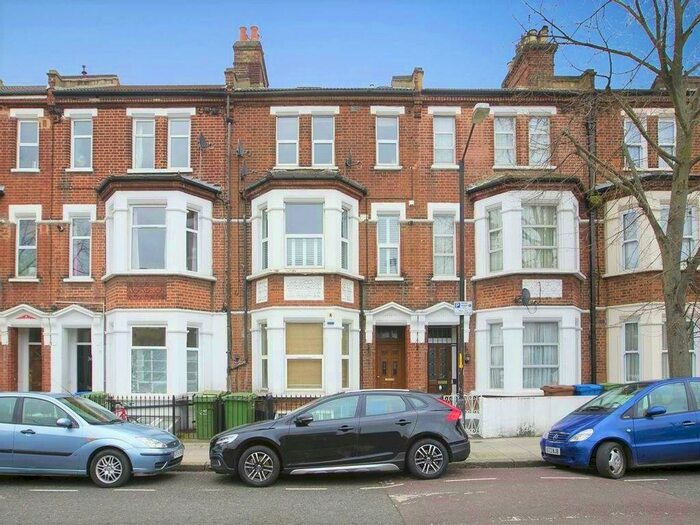 5 Bedroom Flat To Rent In Valmar Road Camberwell, SE5
