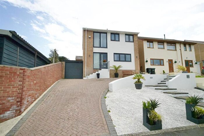 3 Bedroom Detached House For Sale In Comet Close, Weymouth, DT4
