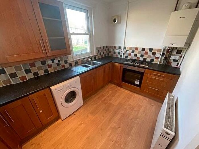2 Bedroom Flat To Rent In William Street, East Wemyss, KY1