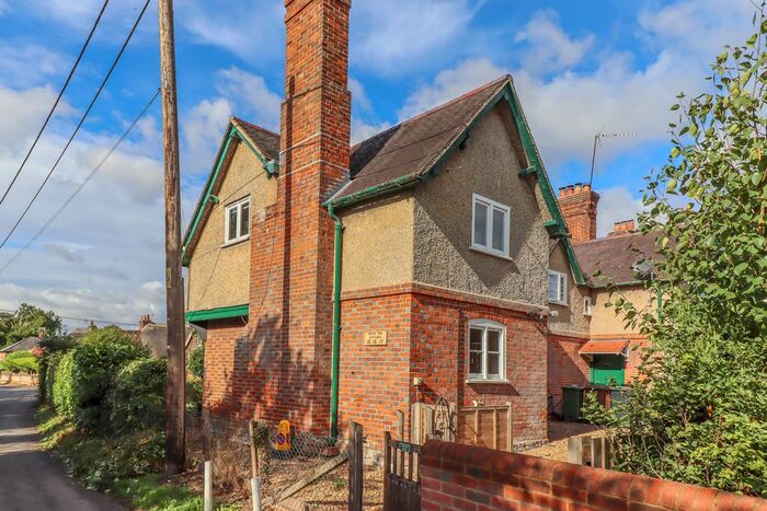 2 Bedroom End Of Terrace House For Sale In South End Cottages, Houghton, Stockbridge, SO20