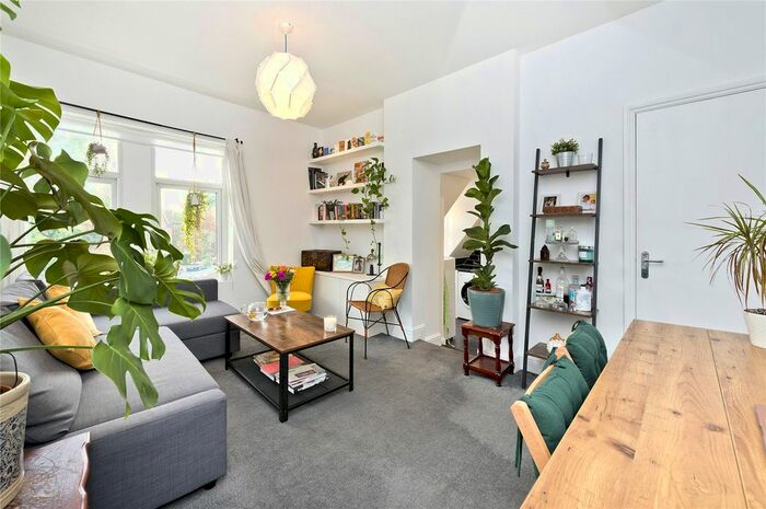 1 Bedroom Flat To Rent In Gleneldon Road, London, SW16