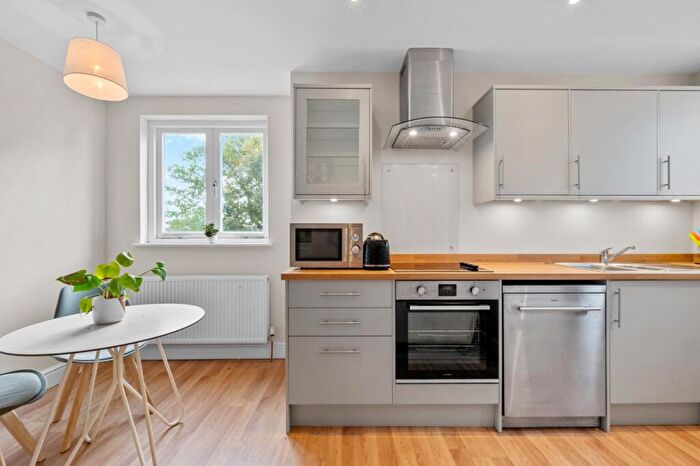 1 Bedroom Apartment To Rent In Kingston Hill, Kingston Upon Thames, KT2