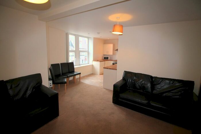 3 Bedroom Flat To Rent In St Martins Row, Albany Road, Roath, CF24