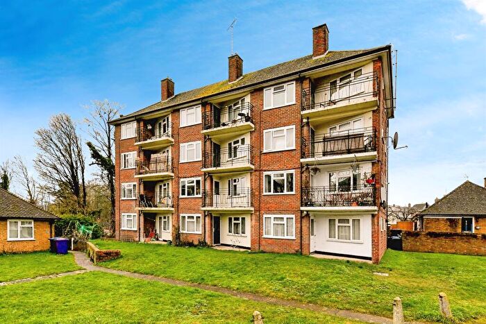 1 Bedroom Flat For Sale In Hazelwood Close, Hitchin, SG5