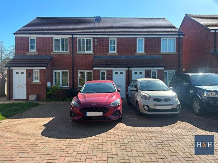 2 Bedroom House To Rent In Campus Drive, Scholars Green -, NN2