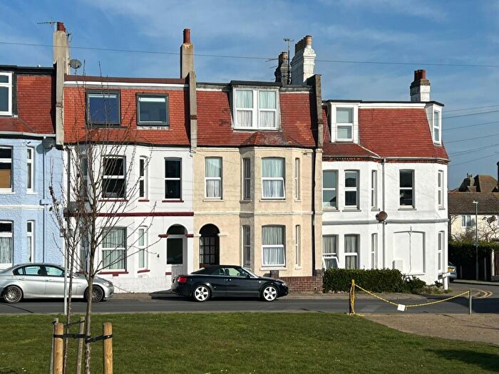 6 Bedroom Property For Sale In New Pier Street, Walton On The Naze, CO14