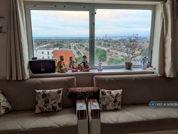 2 Bedroom Flat To Rent In City View, Ilford, IG1