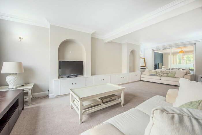 3 Bedroom Semi-Detached House To Rent In Aylward Road, London, SW20