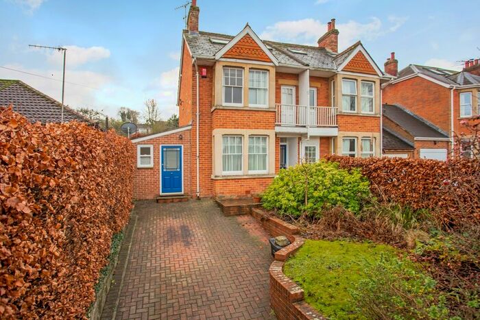 3 Bedroom Flat To Rent In George Lane, Marlborough, SN8