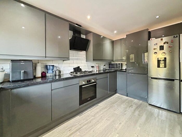 3 Bedroom Terraced House For Sale In Exning Road, London, E16