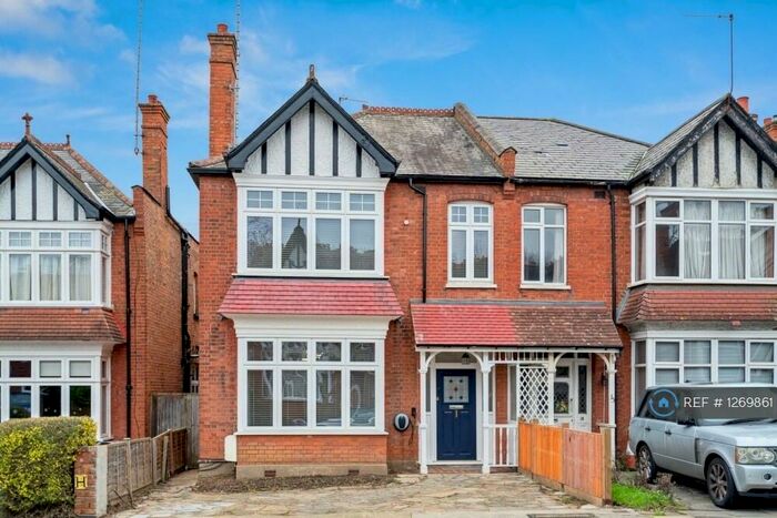 4 Bedroom Semi-Detached House To Rent In Whitehall Road, Harrow, HA1