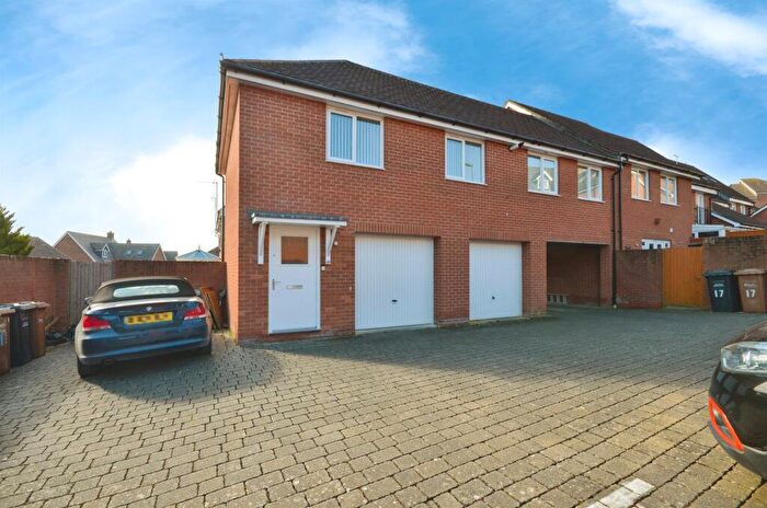 2 Bedroom House For Sale In Yarrow Close, Andover, SP11