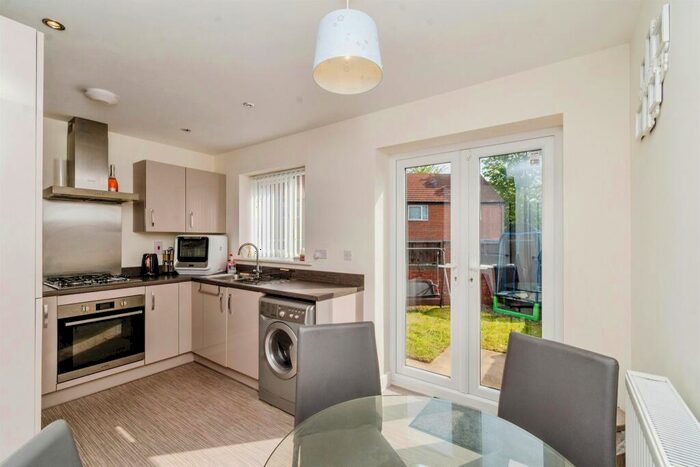 2 Bedroom Semi-Detached House For Sale In Bolton Rise, Tipton, DY4