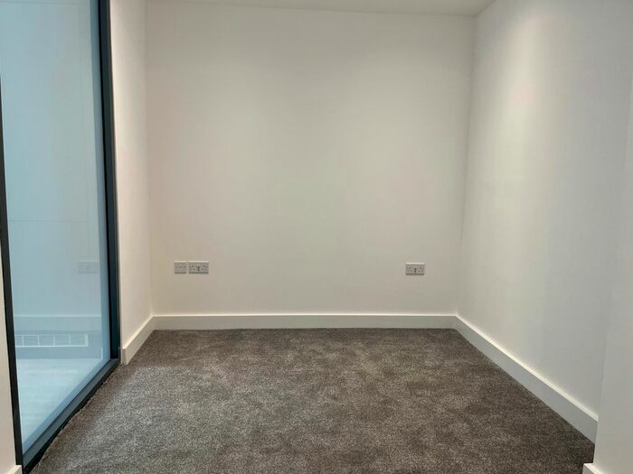 1 Bedroom Flat To Rent In East Park, Crawley, RH10