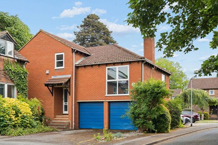 4 Bedroom Detached House For Sale In Oldacres, Maidenhead, SL6