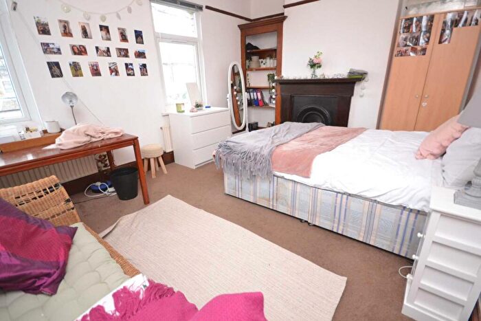 6 Bedroom Terraced House To Rent In Donnington Road, Reading, RG1