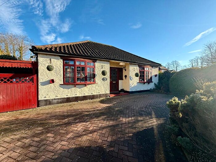 2 Bedroom Detached Bungalow For Sale In Bedford Road, Hitchin, SG5