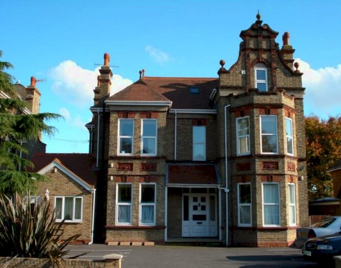 2 Bedroom Flat To Rent In Callis Court Road, Broadstairs, CT10