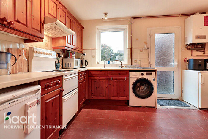 3 Bedroom Terraced House For Sale In Robin Hood Road, Norwich, NR4