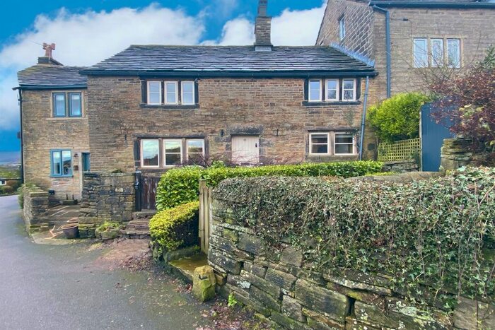 2 Bedroom Semi-Detached House To Rent In Simmondley Village, Glossop, SK13