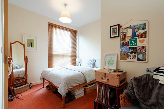 2 Bedroom Flat To Rent In East Dulwich Road, London, SE22