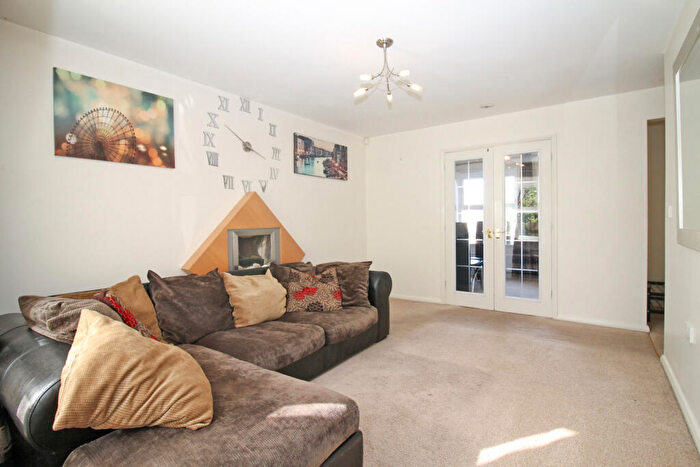 3 Bedroom House To Rent In Roxburgh Mews, Bramley, Leeds, West Yorkshire, LS12