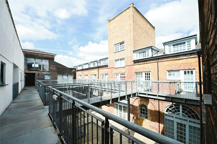 1 Bedroom Flat For Sale In North Block, Romford, Essex, RM2