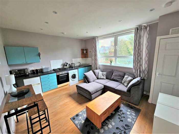 2 Bedroom Flat To Rent In Menzies Road, Torry, Aberdeen, AB11