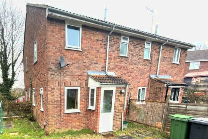 1 Bedroom Terraced House To Rent In Black Dam, Basingstoke, Hampshire, RG21