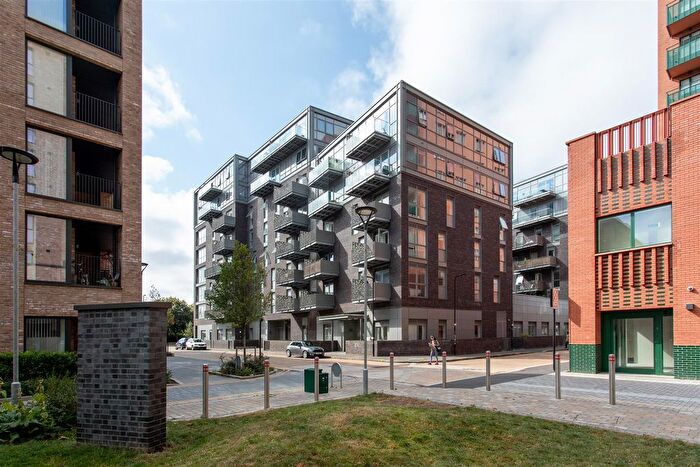 3 Bedroom Flat To Rent In South Grove, Walthamstow, E17