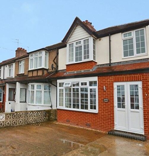 5 Bedroom Terraced House To Rent In Parkfield Avenue, Hillingdon, UB10