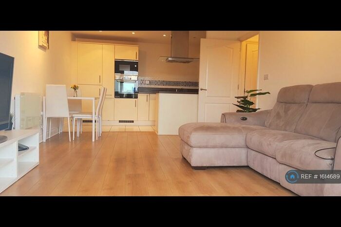 2 Bedroom Flat To Rent In Napier Road, Reading, RG1