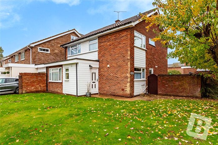 4 Bedroom Detached House For Sale In School Road, Kelvedon Hatch, Brentwood, Essex, CM15