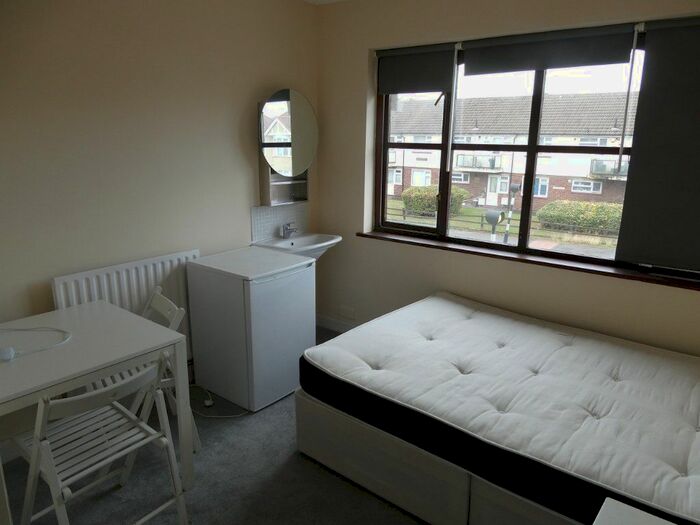 1 Bedroom Flat To Rent In Halfway Street, Sidcup, DA15