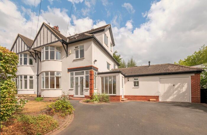 4 Bedroom Semi-Detached House To Rent In Woodland Lane, Chapel Allerton, Leeds, LS7