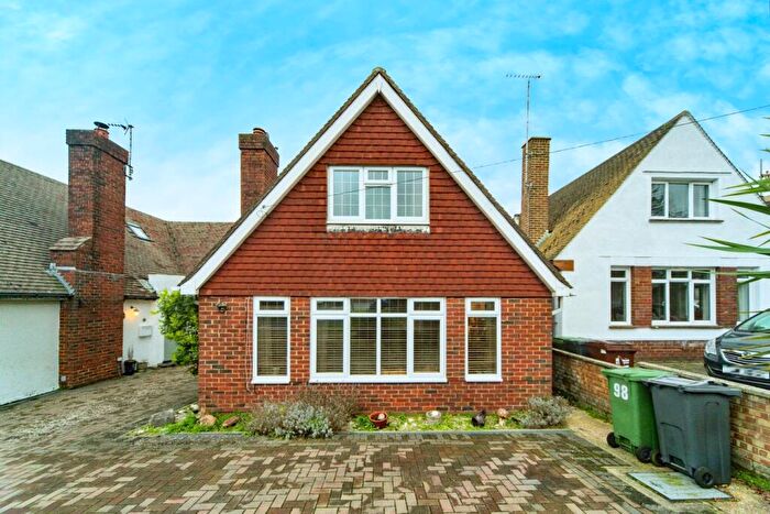 4 Bedroom Detached House For Sale In Willingdon Park Drive, Eastbourne, BN22