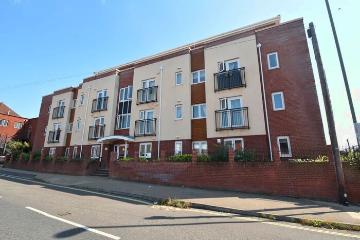 1 Bedroom Flat To Rent In Quay Street, Fareham, PO16