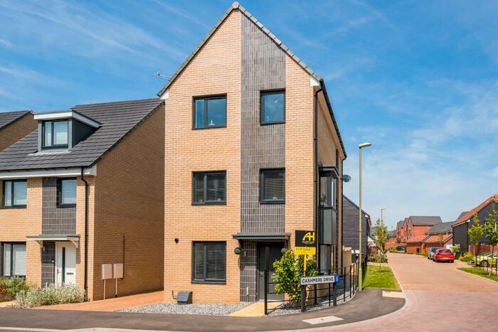 4 Bedroom Detached House For Sale In Cashmere Drive, Andover, SP11