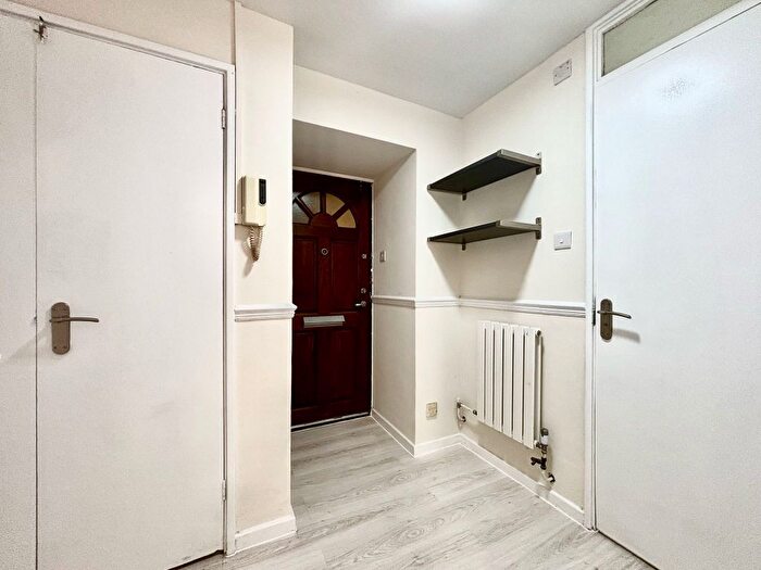 1 Bedroom Flat To Rent In Napier Road, London, E6