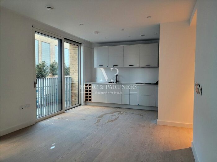 2 Bedroom Flat To Rent In Sovereign Court, London, WC1X
