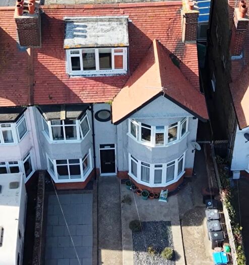2 Bedroom Flat For Sale In Cornwall Gardens, Cliftonville, CT9