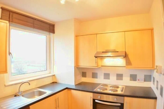 2 Bedroom Maisonette To Rent In Spey Drive, Dundee, DD2