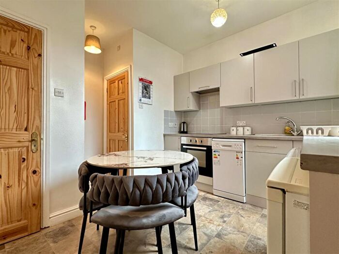 1 Bedroom Apartment To Rent In Haddon Road, Bakewell, DE45