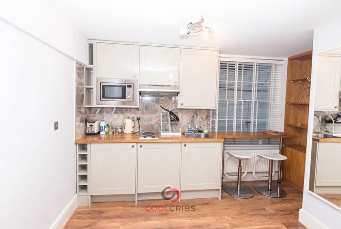 Studio To Rent In Star Street, London, W2